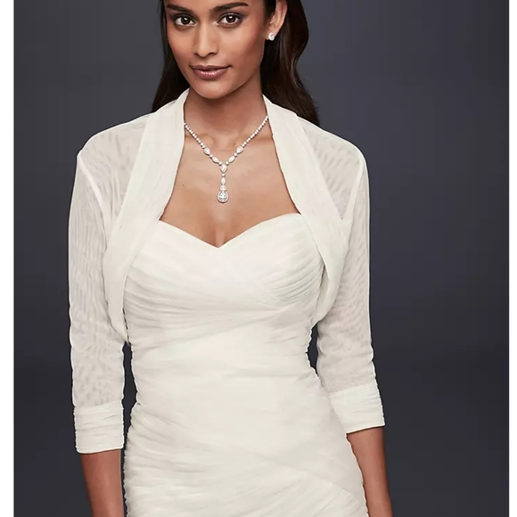 Dresses & Skirts - Elegant White Women's Dress